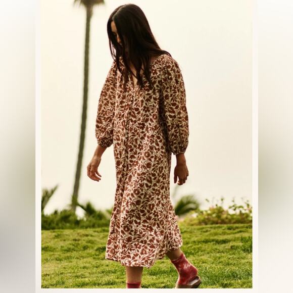 THE GREAT. Dresses & Skirts - The Great. Whip Stitched Willow Midi Dress in Brown Blossom Floral Sz S (1)
